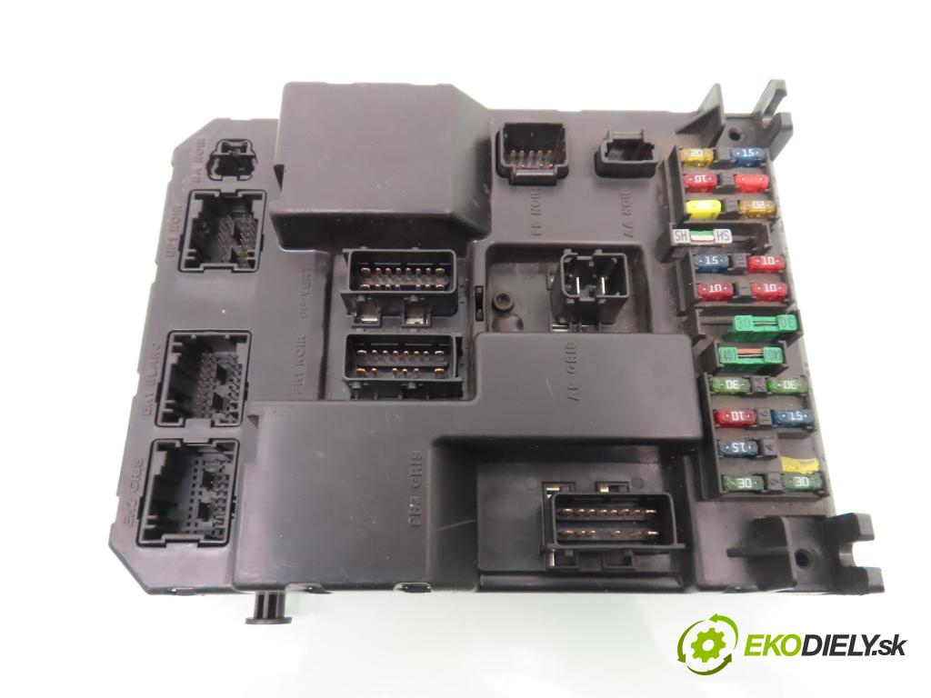PEUGEOT 307 (3A/C) HB 2003 55,00 1.4 - KFW (TU3JP) 1360,00 MODUL BSI 9651197780 ; 9651197080