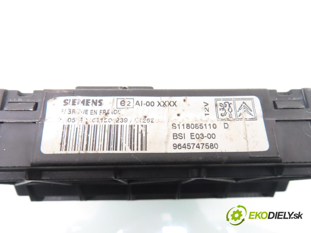 PEUGEOT 206 liftback (2A/C) HB 2001 440,00 1.1 i - HFX (TU1JP) 1124,00 MODUL BSI S118085110D ; 9645747580