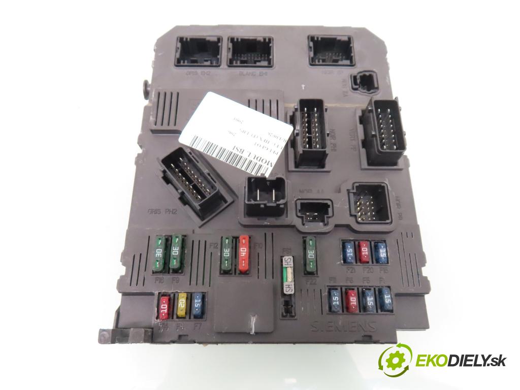 PEUGEOT 206 liftback (2A/C) HB 2001 440,00 1.1 i - HFX (TU1JP) 1124,00 MODUL BSI S118085110D ; 9645747580