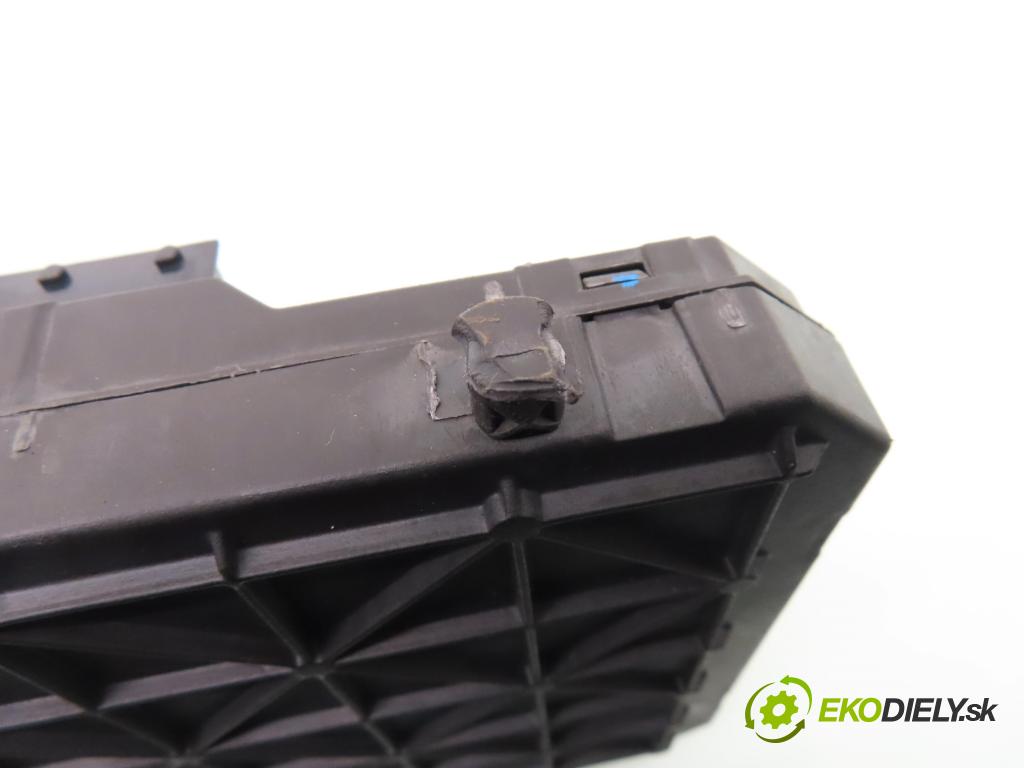 CITROEN C3 I (FC_) HB 2003 50,00 1.4 HDi 8V - 8HX 1398,00 MODUL BSI S118085200J ; 9652474480