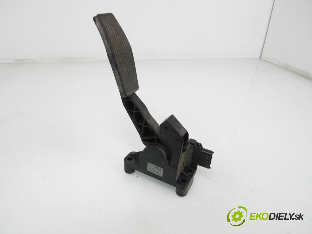 OPEL ASTRA G liftback (T98) HB 2001 74,00 2.0 DTI 16V - X 20 DTH 1995,00 Potenciometer plynu 0281002278 ; 0281002278 ; 09128851 (Potenciometer plynového pedálu)