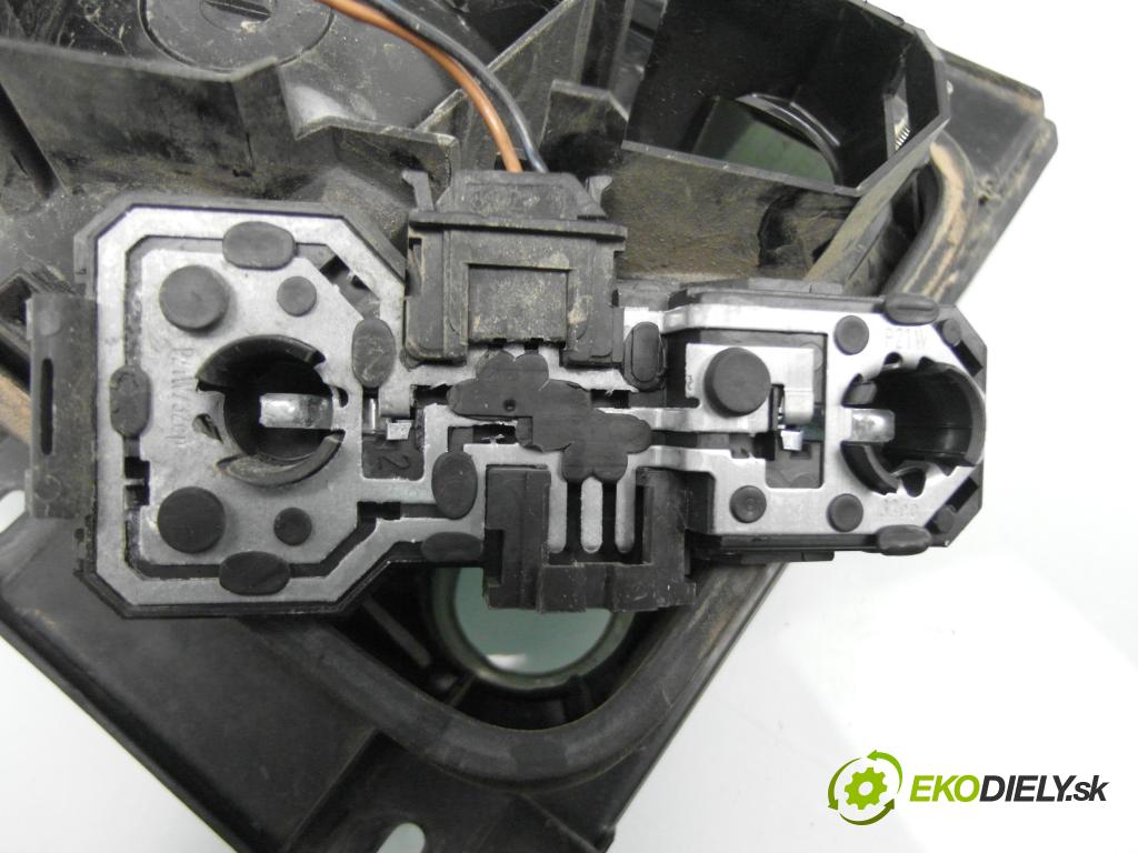 VW VENTO (1H2) SEDAN 1996 47,00 1.9 D 1896,00 Svetlo pravé zadné kufor 140440 ; 1H5945259