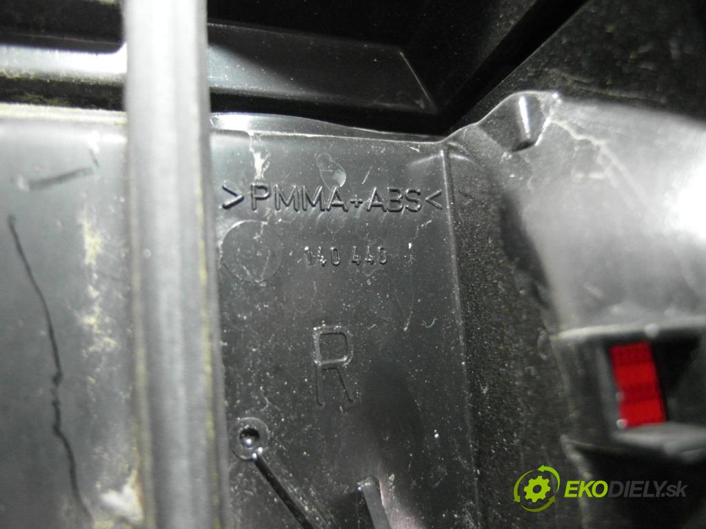 VW VENTO (1H2) SEDAN 1996 47,00 1.9 D 1896,00 Svetlo pravé zadné kufor 140440 ; 1H5945259