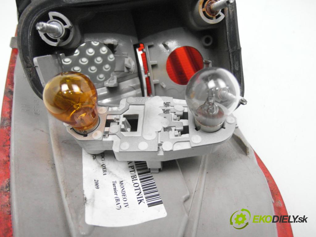 FORD MONDEO IV Turnier (BA7) KOMBI 2009 103,00 2.0 TDCi - QXBA 1997,00 Svetlo pravé zadné 7S7113404B ; 0374D