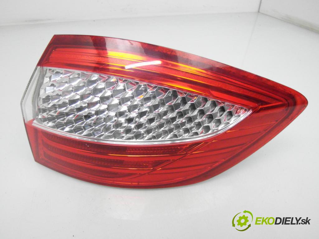 FORD MONDEO IV Turnier (BA7) KOMBI 2009 103,00 2.0 TDCi - QXBA 1997,00 Svetlo pravé zadné 7S7113404B ; 0374D