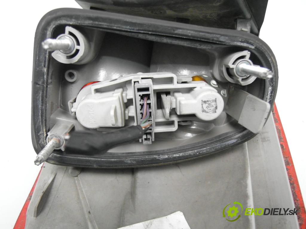 FORD MONDEO IV Turnier (BA7) KOMBI 2009 103,00 2.0 TDCi - QXBA 1997,00 Svetlo ľavé zadné 7S7113405B ; 0374D