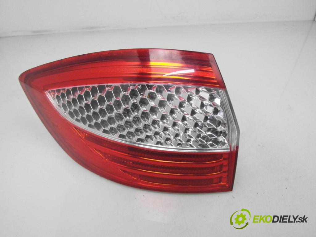 FORD MONDEO IV Turnier (BA7) KOMBI 2009 103,00 2.0 TDCi - QXBA 1997,00 Svetlo ľavé zadné 7S7113405B ; 0374D