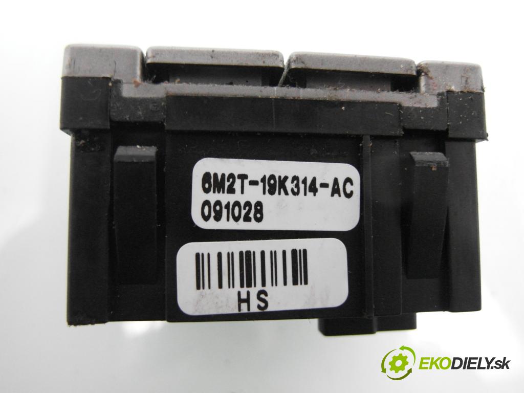 FORD MONDEO IV Turnier (BA7) KOMBI 2009 103,00 2.0 TDCi - QXBA 1997,00 prepínač vyhrievania sedačky 6M2T19K314AC