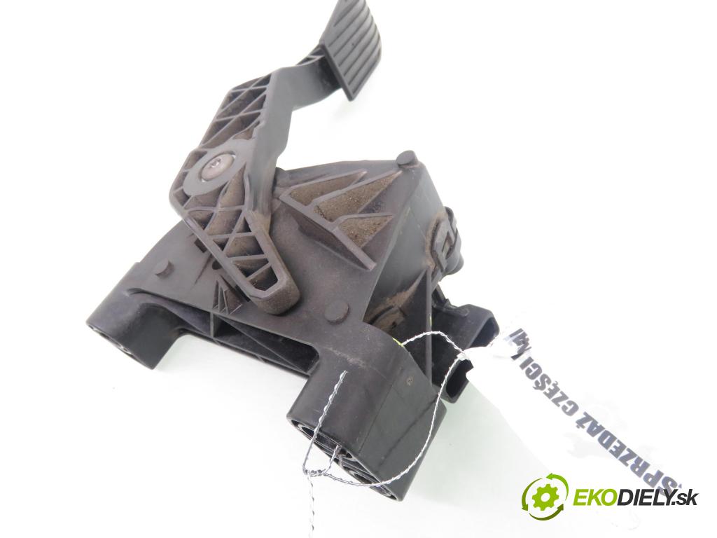 OPEL ASTRA H (A04) HB 2004 77,00 1.6 - Z 16 XEP 1598,00 Potenciometer plynu 9157998BK (Potenciometer plynového pedálu)