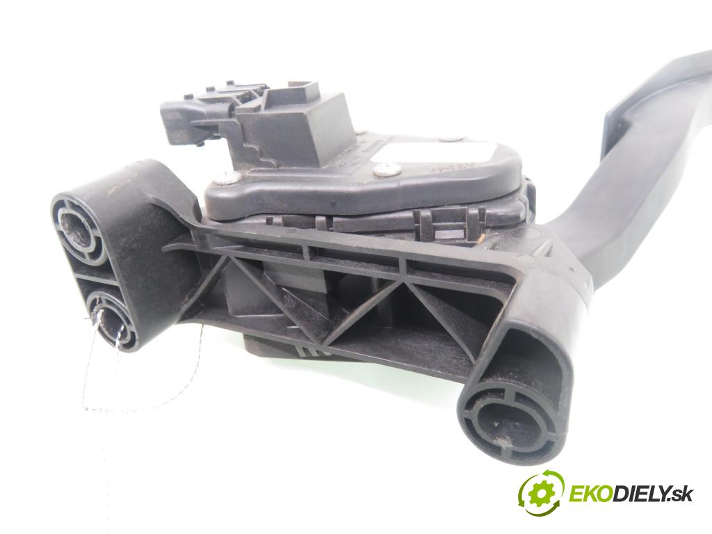 OPEL ASTRA H (A04) HB 2004 77,00 1.6 - Z 16 XEP 1598,00 Potenciometer plynu 9157998BK (Potenciometer plynového pedálu)