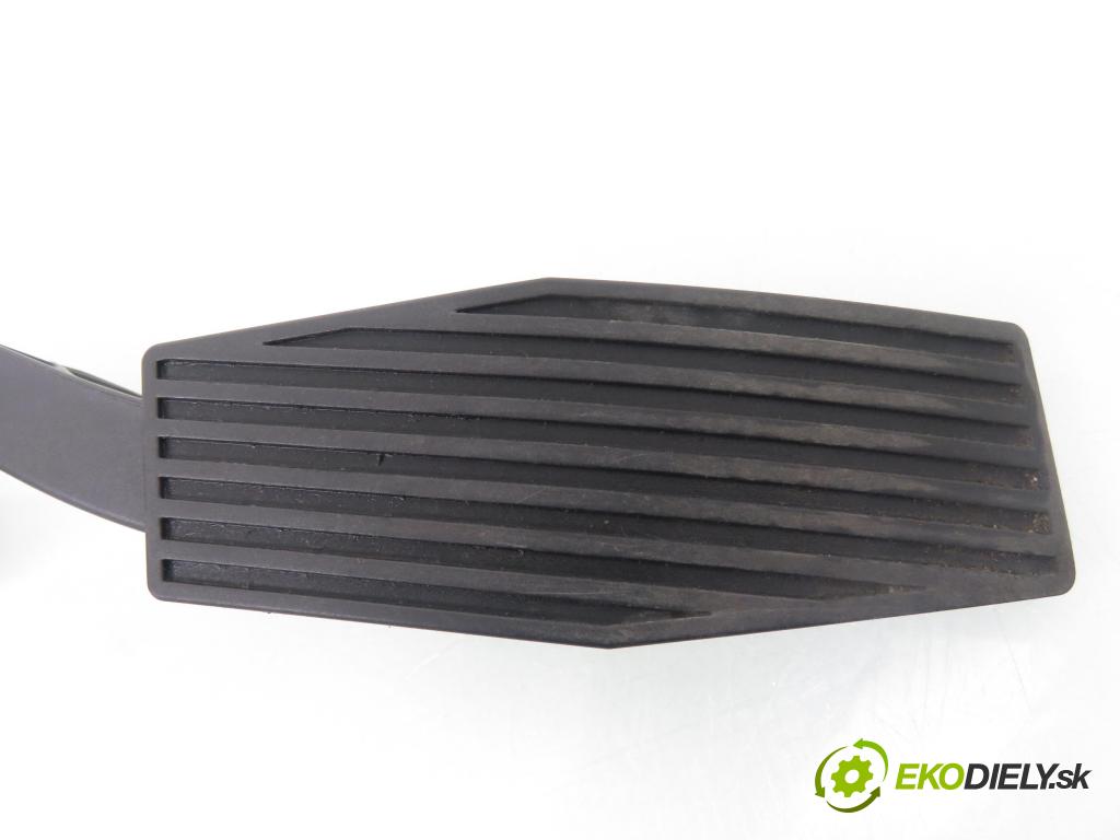 OPEL ASTRA H (A04) HB 2004 77,00 1.6 - Z 16 XEP 1598,00 Potenciometer plynu 9157998BK (Potenciometer plynového pedálu)