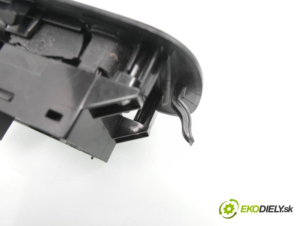 FORD MONDEO IV Turnier (BA7) KOMBI 2009 103,00 2.0 TDCi - QXBA 1997,00 Panel ovládania okien 7S7T14A132BC