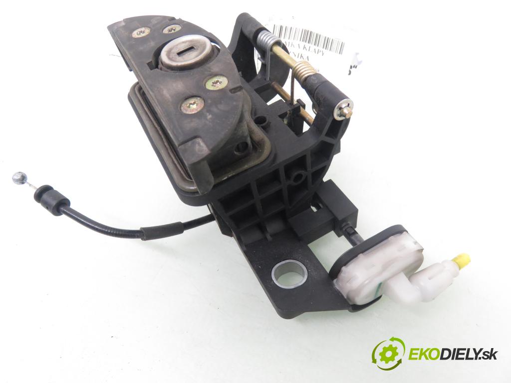 MERCEDES-BENZ KLASA A (W168) HB 2002 60,00 1.4 A 140 82 - M 166.940 1397,00 Kľučka dverí kufor A1687400193