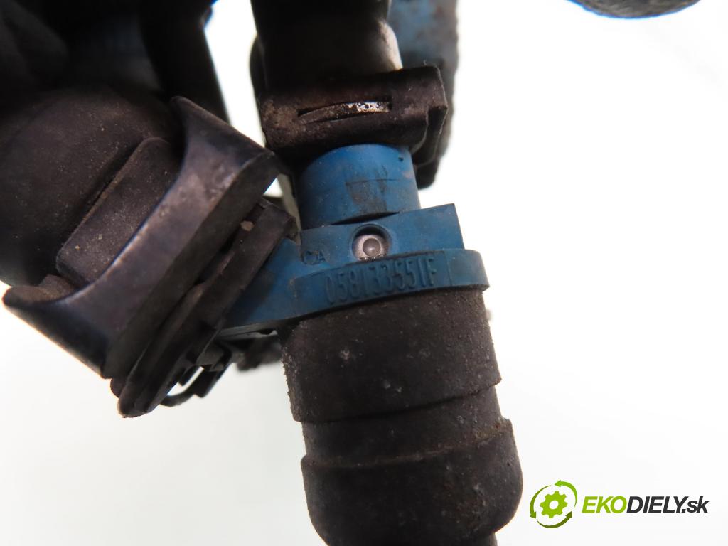 VW PASSAT B5 (3B2) SEDAN 1998 92,00 1.8 20V 125 - ADR 1781,00 lišta vstřikovací 058133551F ; 058133681B (Vstřikovací lišta)