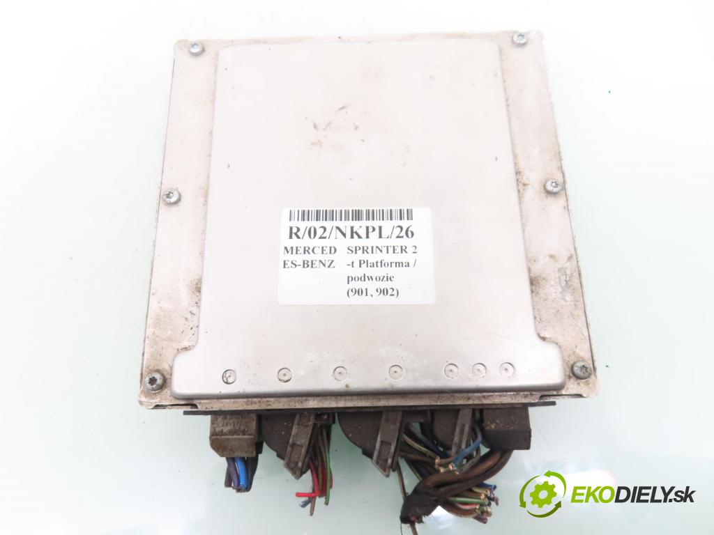 MERCEDES-BENZ SPRINTER 2-t Platforma / podwozie (901, 902) KABINA/PLATFORMA 2004 60,00 208 CDI - OM 611.987 2148,00 Riadiaca jednotka Motor A6111531191 ; 0281011747