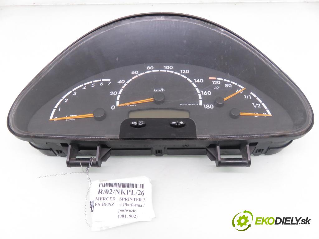 MERCEDES-BENZ SPRINTER 2-t Platforma / podwozie (901, 902) KABINA/PLATFORMA 2004 60,00 208 CDI - OM 611.987 2148,00 Prístrojovka elektrický A0014468521 ; 88311295
