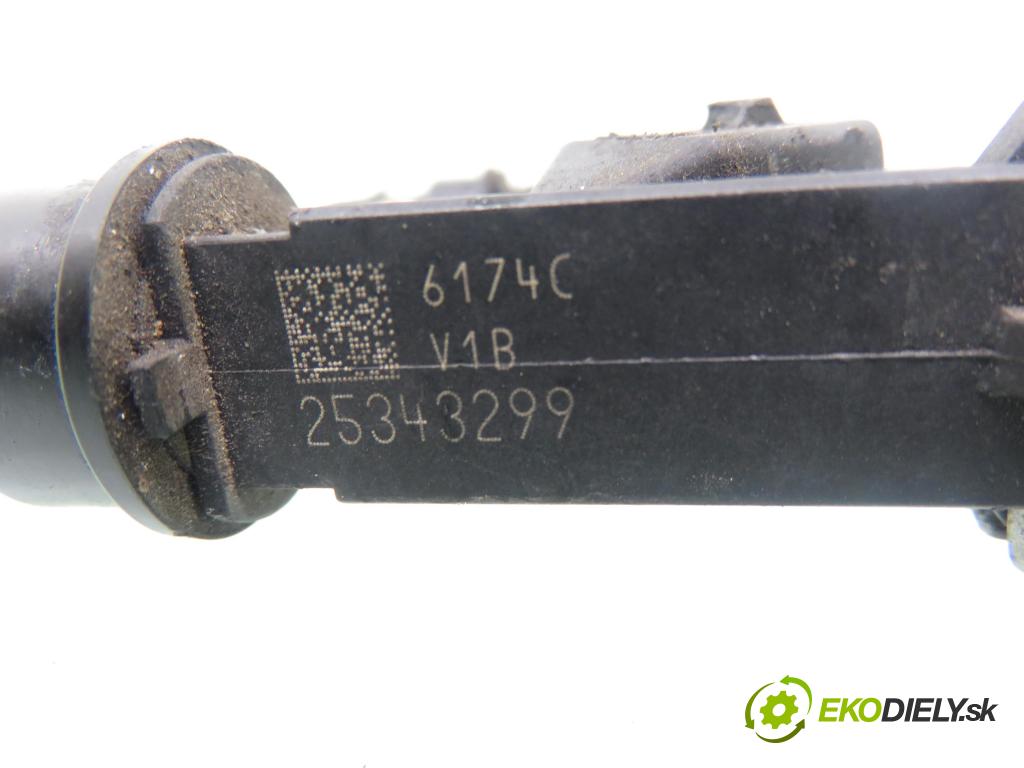 OPEL ASTRA H (A04) HB 2004 77,00 1.6 - Z 16 XEP 1598,00 Lišta vstrekovacia 25343299 (Vstrekovacia lišta)