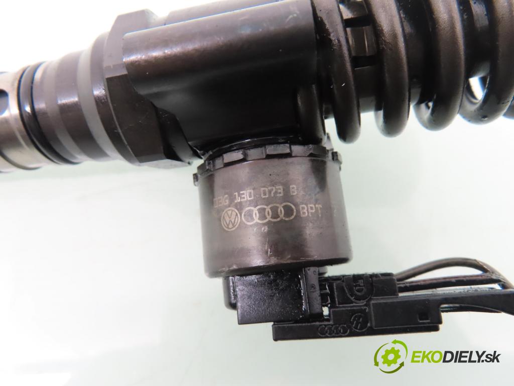VW GOLF V (1K1) HB 2004 103,00 2.0 TDI 16V - BKD 1968,00 Vstrekovač 03G130073B ; 0414720403 (Vstrekovač paliva)