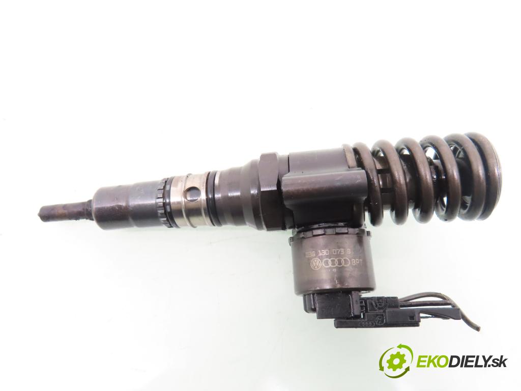 VW GOLF V (1K1) HB 2004 103,00 2.0 TDI 16V - BKD 1968,00 Vstrekovač 03G130073B ; 0414720403 (Vstrekovač paliva)