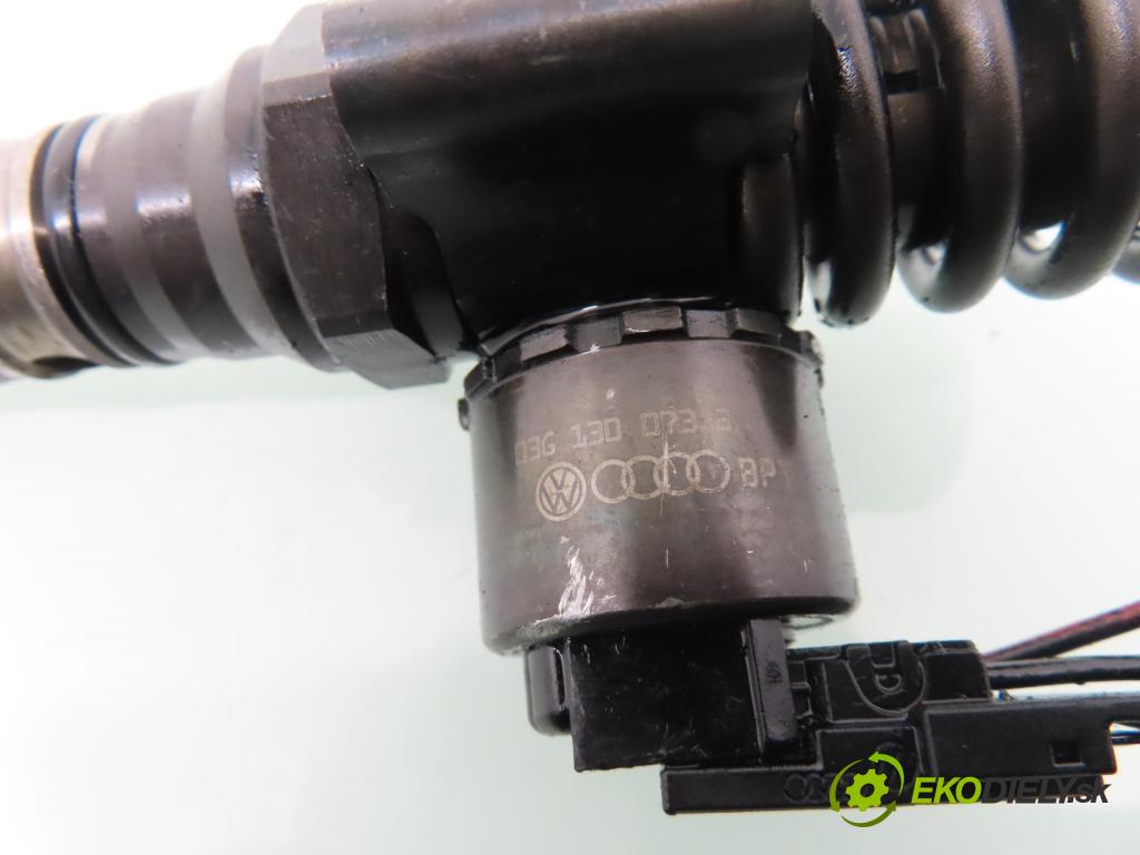 VW GOLF V (1K1) HB 2004 103,00 2.0 TDI 16V - BKD 1968,00 Vstrekovač 03G130073B ; 0414720403 (Vstrekovač paliva)