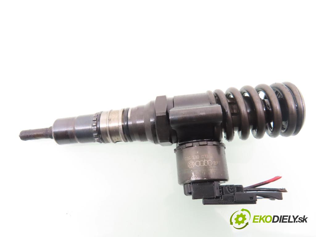 VW GOLF V (1K1) HB 2004 103,00 2.0 TDI 16V - BKD 1968,00 Vstrekovač 03G130073B ; 0414720403 (Vstrekovač paliva)