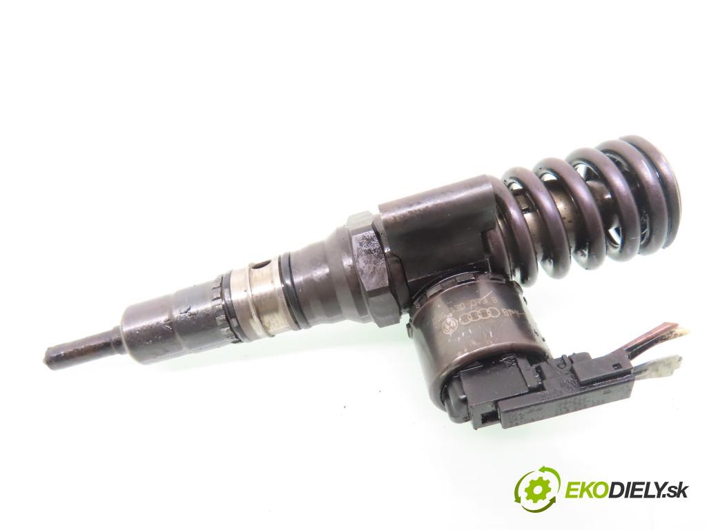 VW GOLF V (1K1) HB 2004 103,00 2.0 TDI 16V - BKD 1968,00 Vstrekovač 03G130073B ; 0414720403 (Vstrekovač paliva)