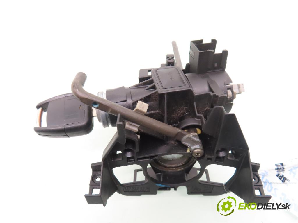 OPEL ZAFIRA A Nadwozie Wielkopojemne (MPV) (T98)  MINIVAN 2000 85,00 1.8 16V 116 - X 18 XE1 1796,00 spínačka 90589313 (Spínací skříňka)