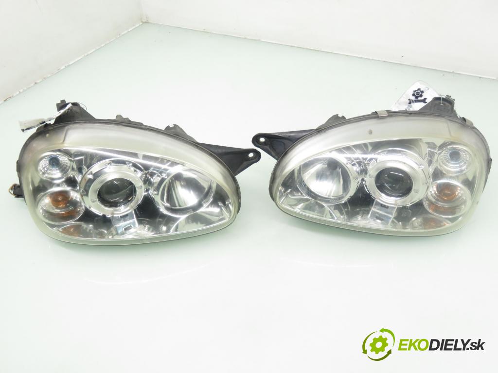 OPEL CORSA B (S93) HB 1999 40,00 1.0 i 12V 54 - X 10 XE 973,00 svetla predný