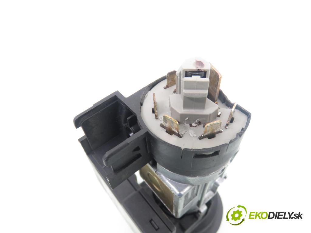 OPEL CORSA B (S93) HB 1999 40,00 1.0 i 12V 54 - X 10 XE 973,00 spinačka / imobilizéra IMMO / Riadiaca jednotka 0261204058 ; 90532609RY ; 09148300