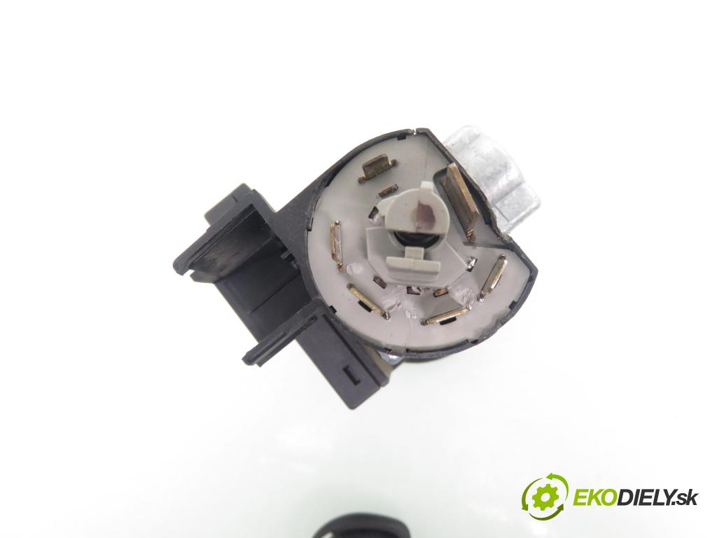 OPEL CORSA B (S93) HB 1999 40,00 1.0 i 12V 54 - X 10 XE 973,00 spinačka / imobilizéra IMMO / Riadiaca jednotka 0261204058 ; 90532609RY ; 09148300