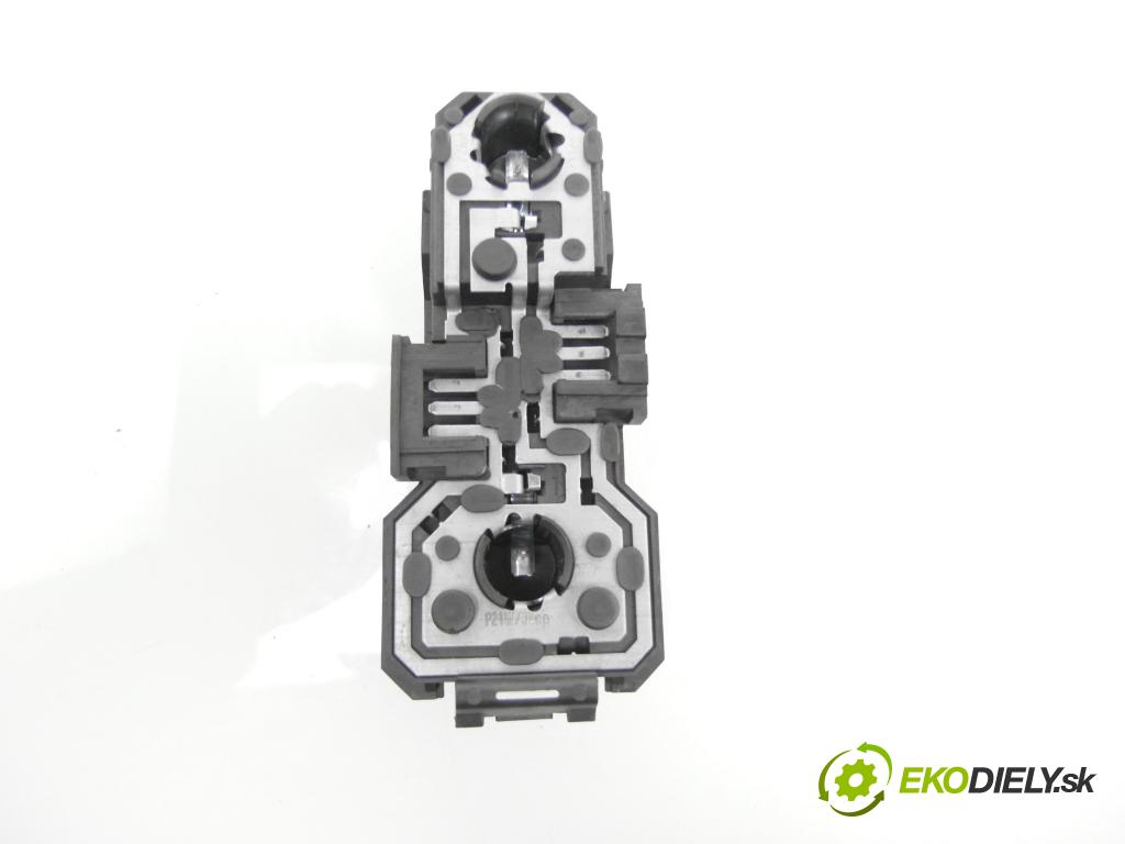 VW VENTO (1H2) SEDAN 1996 47,00 1.9 D 1896,00 Svetlo ľavé zadné kufor 140439 ; 1H5945259