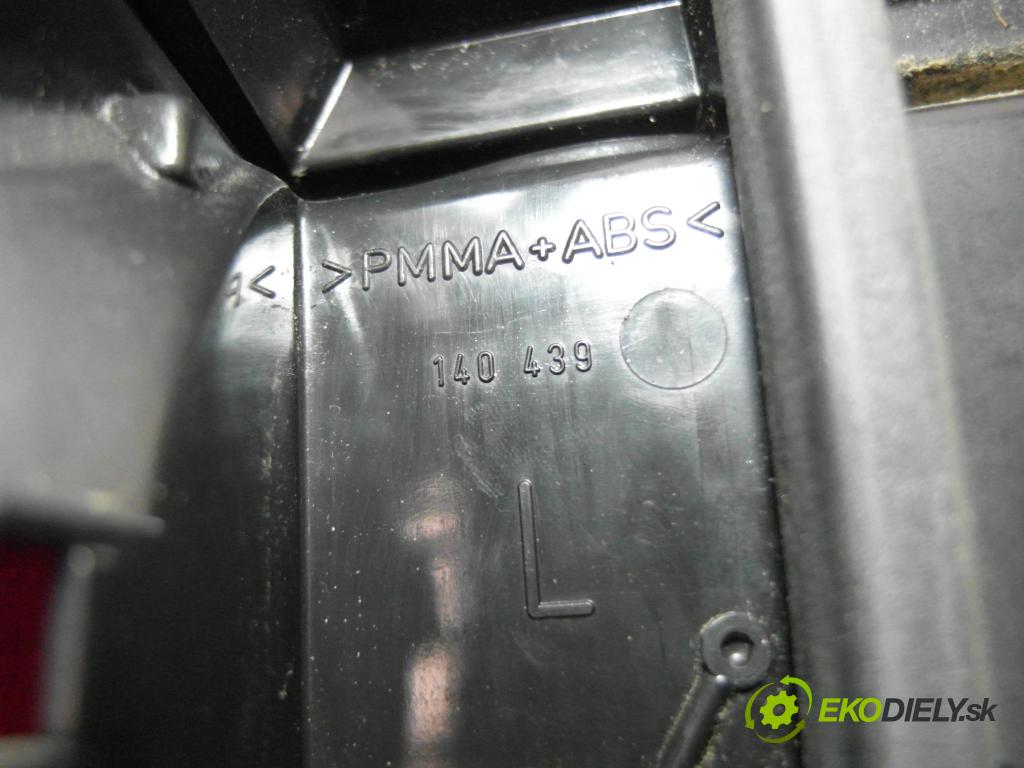 VW VENTO (1H2) SEDAN 1996 47,00 1.9 D 1896,00 Svetlo ľavé zadné kufor 140439 ; 1H5945259