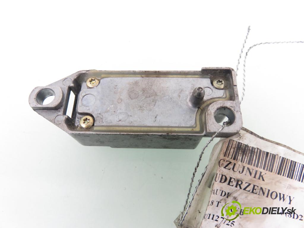 AUDI A4 (8D2, B5) SEDAN 1997 110,00 1.8 T 150 - AEB 1781,00 Snímač nárazu 8D0959643 ; 0285001212 (Snímač nárazu)