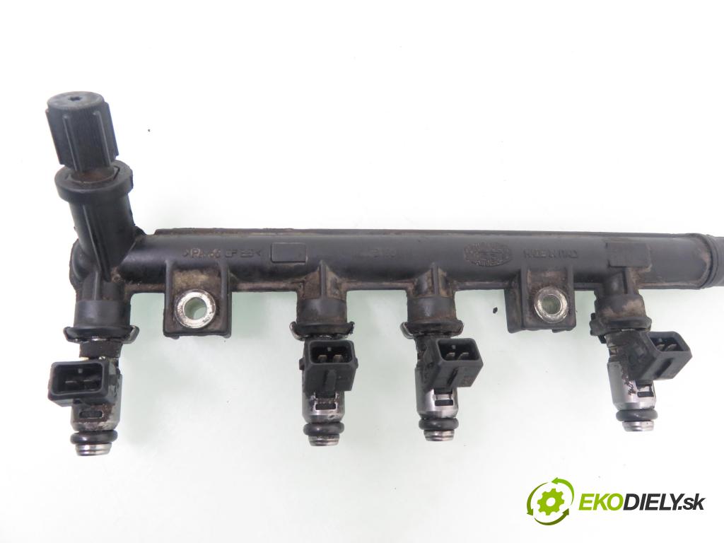 FIAT PANDA (169_) HB 2004 44,00 1.2 Natural Power - 188 A4.000 1242,00 Lišta vstrekovacia B6713219018301 (Vstrekovacia lišta)