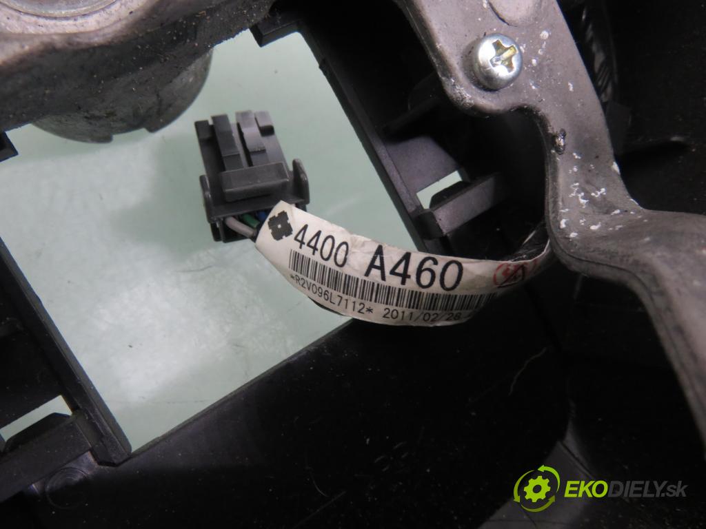 CITROEN C-CROSSER (EP_) SUV 2011 115,00 2.2 HDi 160 - 4HN (DW12MTED4) 2179,00 volant 4400A227XB ; 4400A460 (Volant)