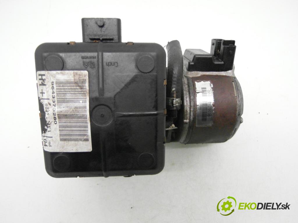 CITROEN C5 I Break (DE_) KOMBI 2003 85,00 1.8 16V (DE6FZB, DE6FZE) - 6FZ (EW7J4) 1749,00 Pumpa nápravy 963671388000 ; 9643373280