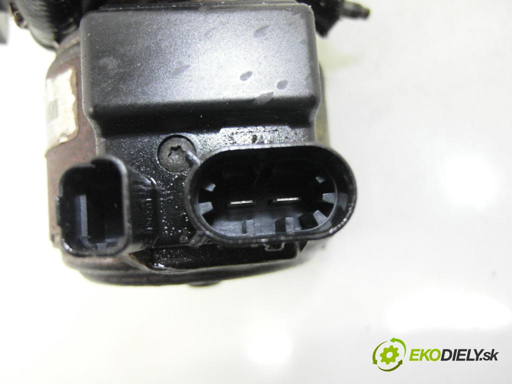 CITROEN C5 I Break (DE_) KOMBI 2003 85,00 1.8 16V (DE6FZB, DE6FZE) - 6FZ (EW7J4) 1749,00 Pumpa nápravy 963671388000 ; 9643373280