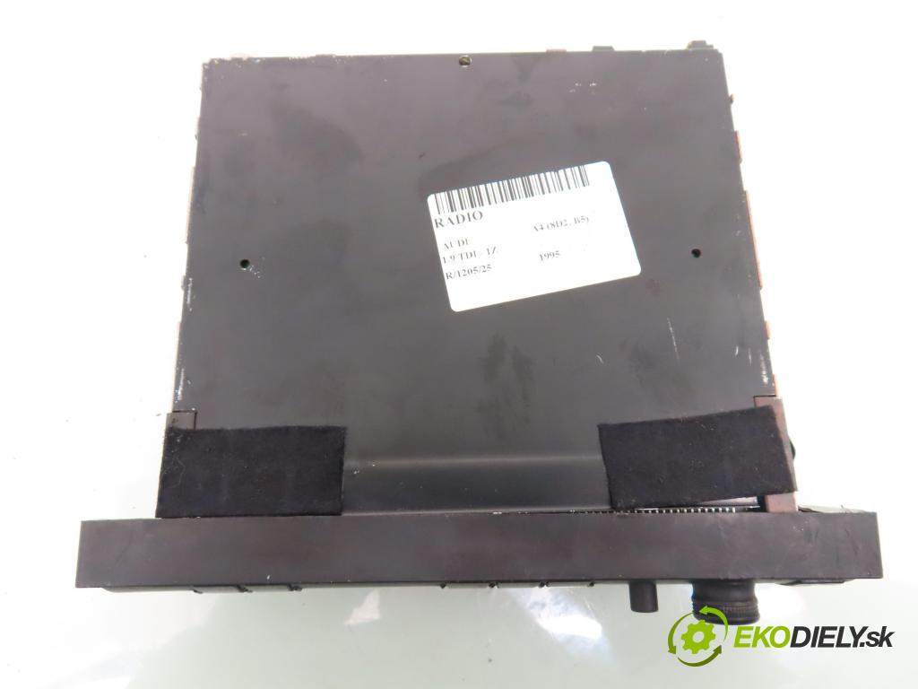 AUDI A4 (8D2, B5) SEDAN 1995 66,00 1.9 TDI - 1Z 1896,00 RADIO Modul 4D0035152
