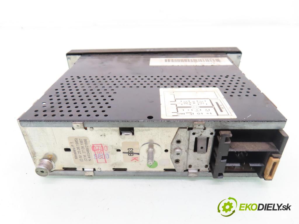AUDI A4 (8D2, B5) SEDAN 1995 66,00 1.9 TDI - 1Z 1896,00 RADIO Modul 4D0035152
