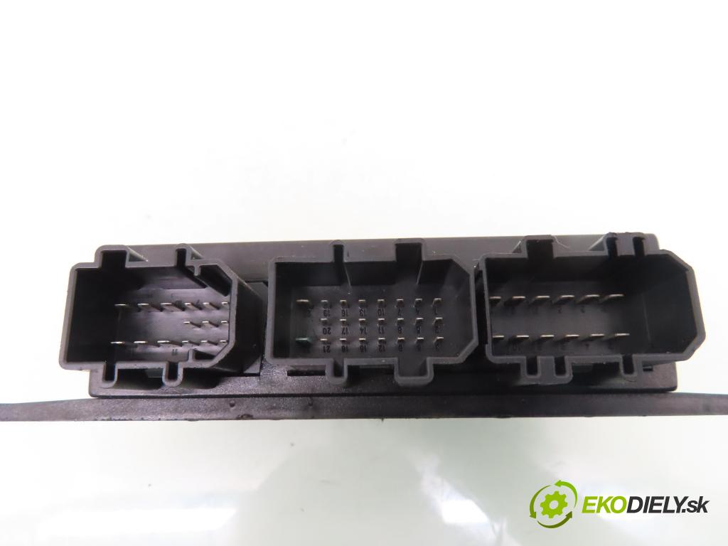 VW PASSAT B5 (3B2) SEDAN 1998 92,00 1.8 20V 125 - ADR 1781,00 MODUL komfortu 1J0959799S