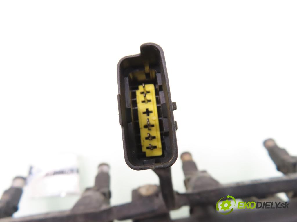 CITROEN C3 I (FC_) HB 2003 54,00 1.4 i - KFV (TU3JP) 1360,00 lišta vstřikovací 9628982980D ; 9638128080 (Vstřikovací lišta)