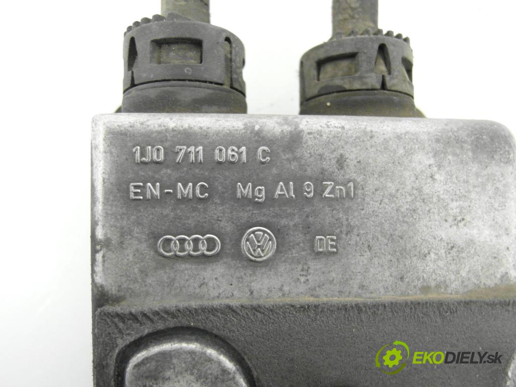 VW GOLF IV (1J1) HB 1999 85,00 1.9 TDI - AUY 1896,00 ZVEDÁK: 1J0711061C ; 1J0711611A