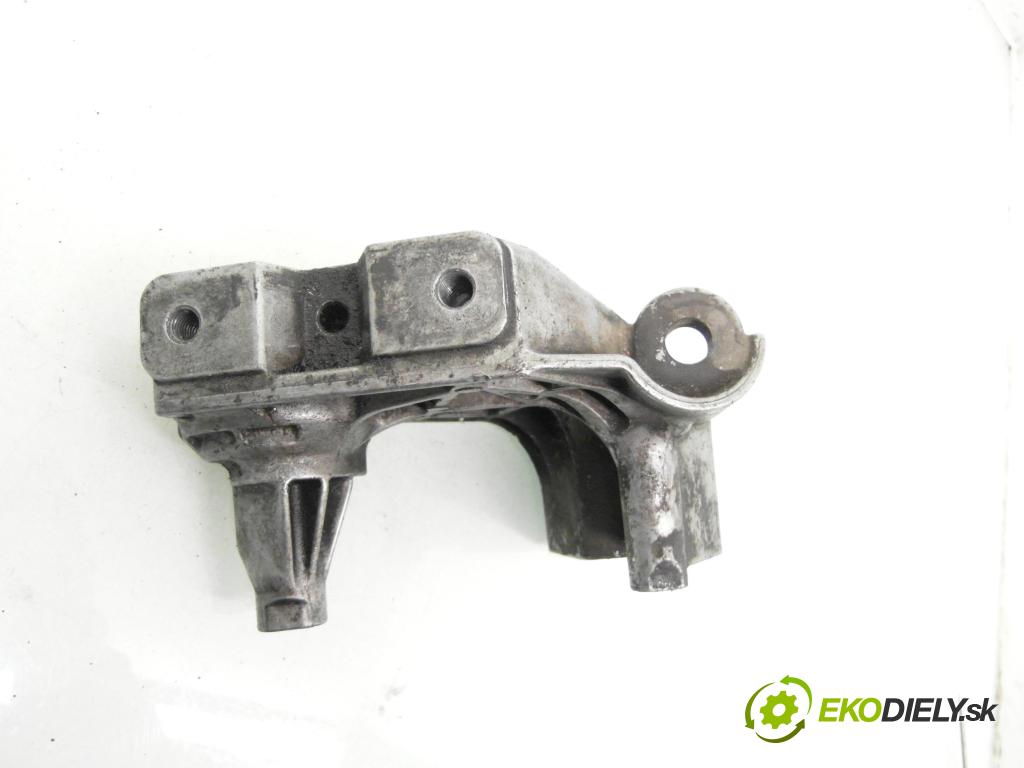 VW GOLF IV (1J1) HB 1999 85,00 1.9 TDI - AUY 1896,00 Uchytenie Motor 038199207N