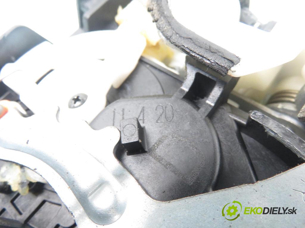 CITROEN C-CROSSER (EP_) SUV 2011 115,00 2.2 HDi 160 - 4HN (DW12MTED4) 2179,00 zámok
