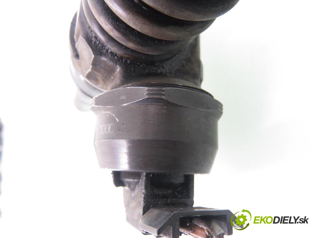 VW PASSAT B5 Variant (3B5) KOMBI 1999 85,00 1.9 TDI - ATJ 1896,00 Vstrekovač 038130073T ; 0414720035 (Vstrekovač paliva)