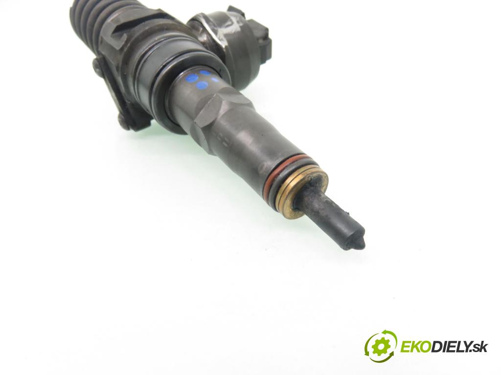 VW PASSAT B5 Variant (3B5) KOMBI 1999 85,00 1.9 TDI - ATJ 1896,00 Vstrekovač 038130073T ; 0414720035 (Vstrekovač paliva)