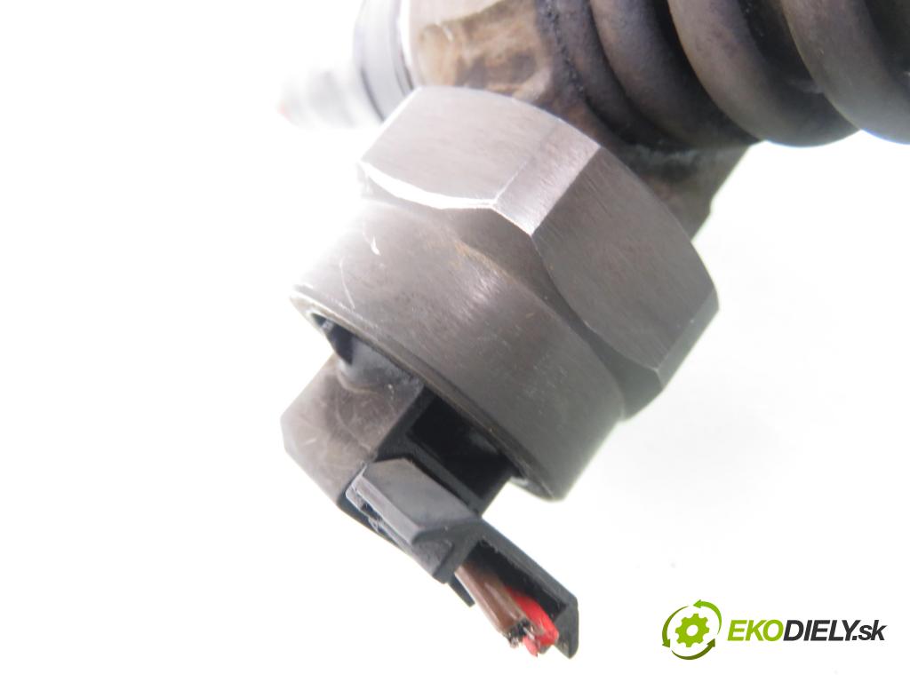 VW PASSAT B5 Variant (3B5) KOMBI 1999 85,00 1.9 TDI - ATJ 1896,00 Vstrekovač 038130073T ; 0414720035 (Vstrekovač paliva)