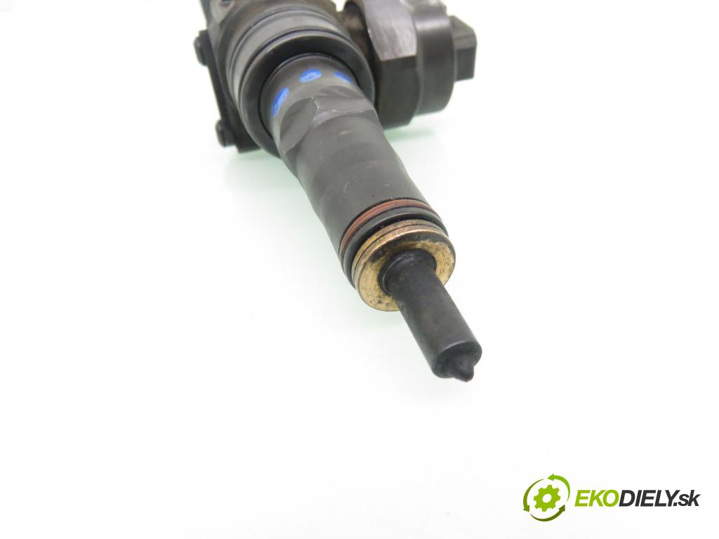 VW PASSAT B5 Variant (3B5) KOMBI 1999 85,00 1.9 TDI - ATJ 1896,00 Vstrekovač 038130073T ; 0414720035 (Vstrekovač paliva)