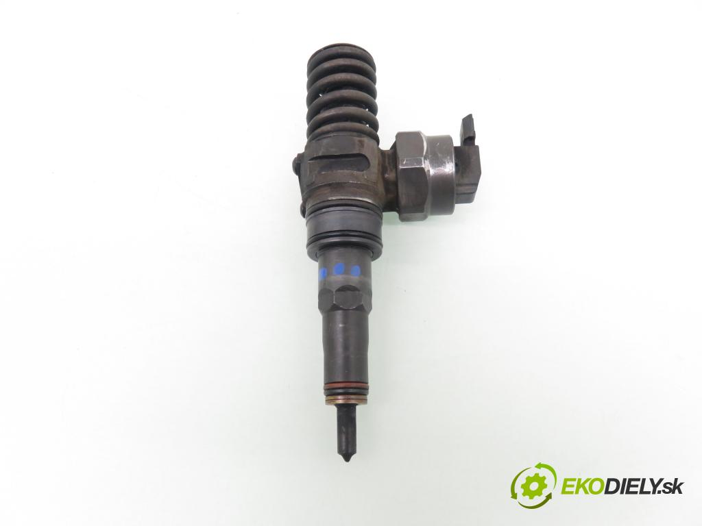 VW PASSAT B5 Variant (3B5) KOMBI 1999 85,00 1.9 TDI - ATJ 1896,00 Vstrekovač 038130073T ; 0414720035 (Vstrekovač paliva)