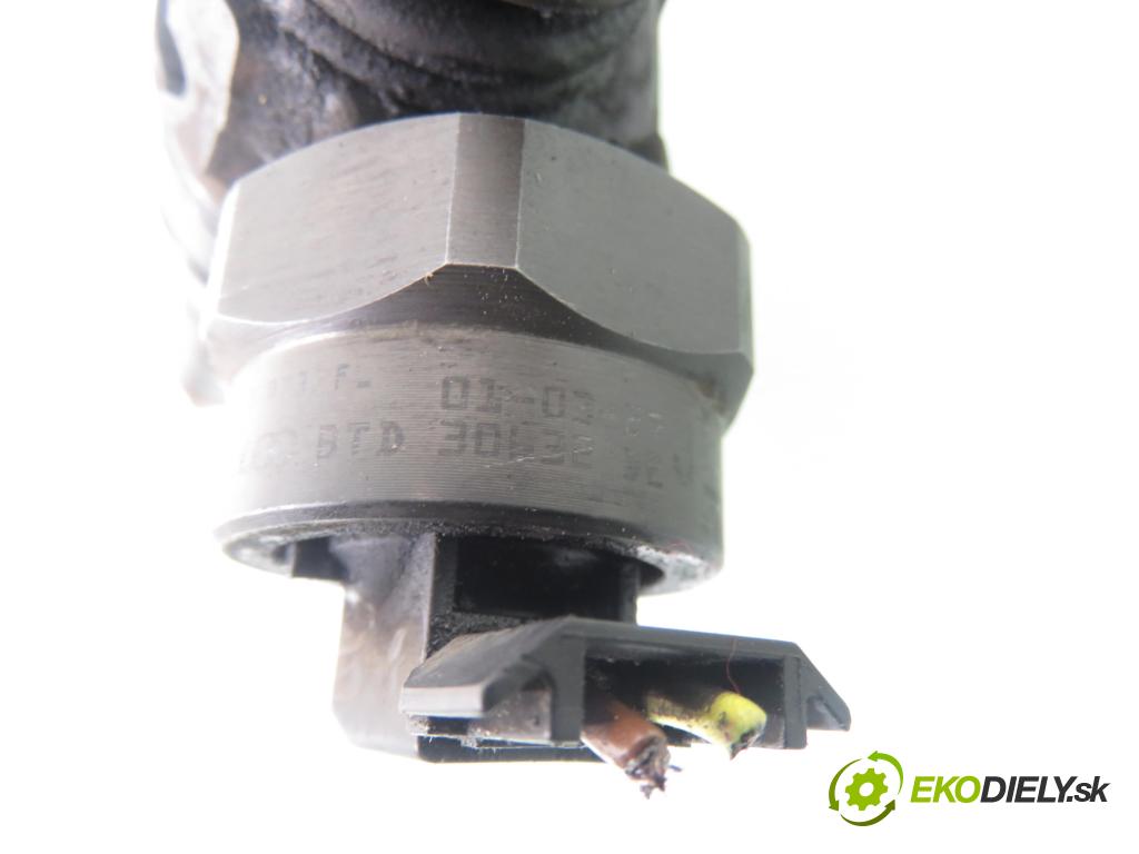 VW PASSAT B5 Variant (3B5) KOMBI 1999 85,00 1.9 TDI - ATJ 1896,00 Vstrekovač 038130073T ; 0414720035 (Vstrekovač paliva)